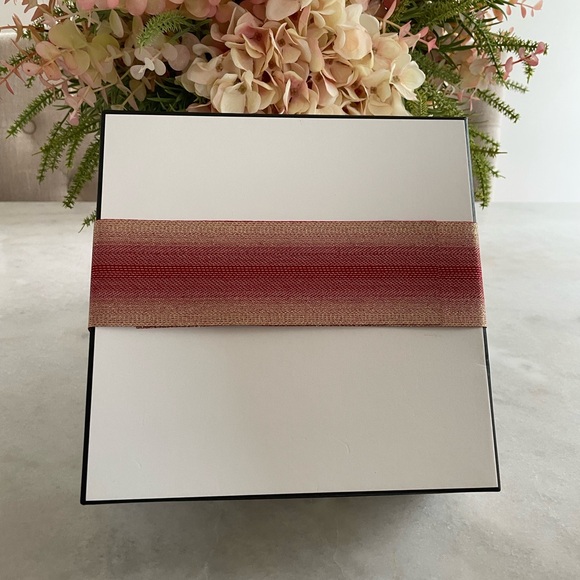 Chanel make up set - Picture 6 of 9